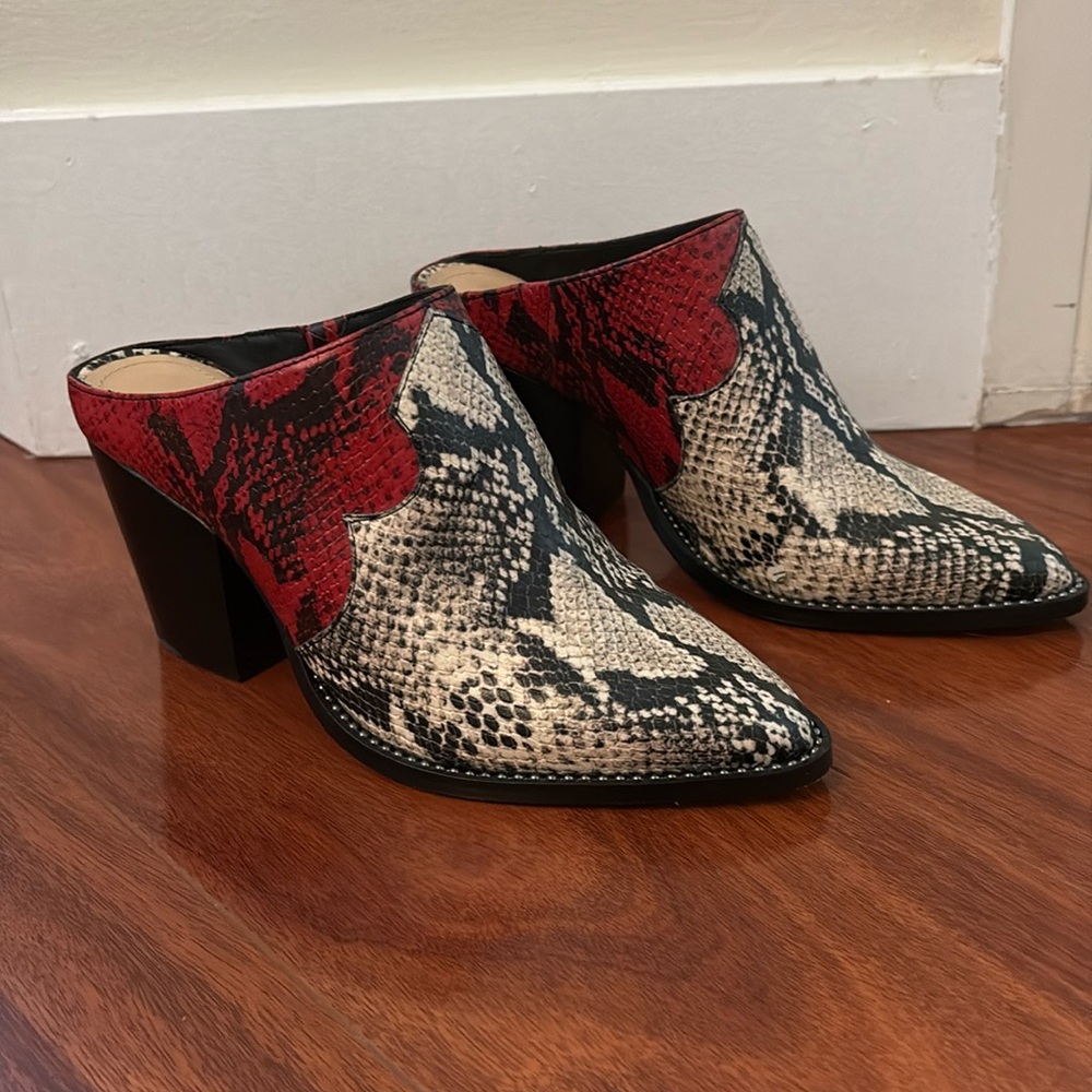 SCHUTZ Perfect condition cowboy mules